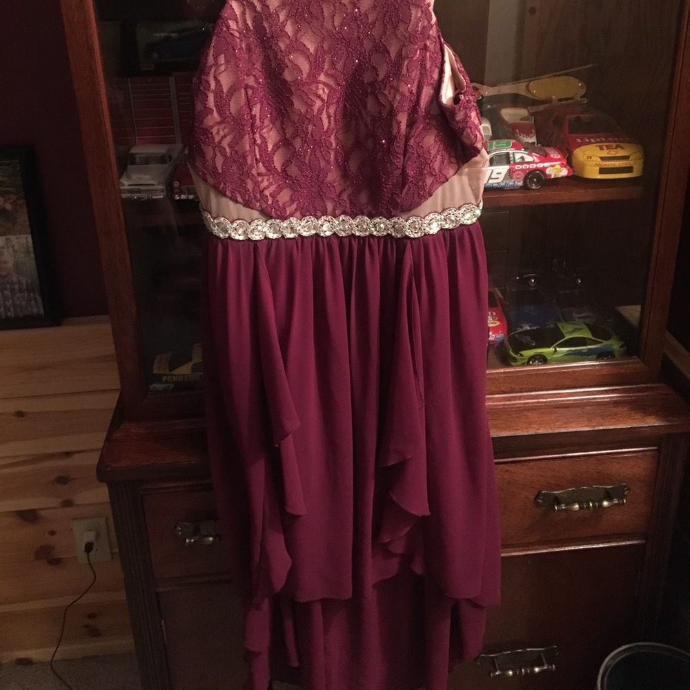 Deep maroon homecoming dress only worn once!
